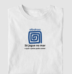 só jogue no mar